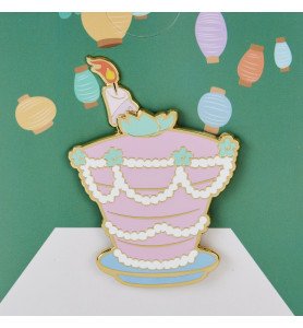 Pin's édition limitée Alice aux pays des merveilles Unbirthday - Loungefly